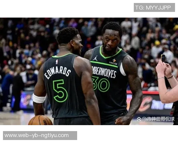 兰德尔全场狂砍32分10篮板6助攻带领球队大胜对手展现统治力 兰德尔全场狂砍32分10篮板6助攻带领球队大胜对手展现统治力