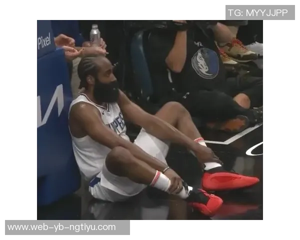 哈登下半场状态低迷全场仅得20分表现令人失望 哈登下半场状态低迷全场仅得20分表现令人失望